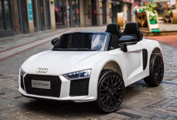 12V Licensed White Audi R8 Spyder Battery Ride On Car